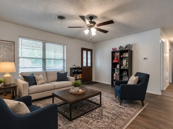 2002 Winthrop St, Irving, TX 75061