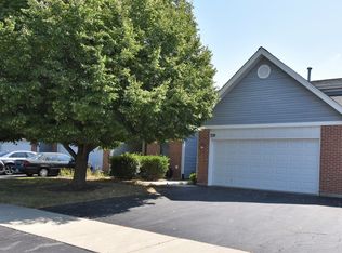 759 Daybreak Ln, Carol Stream, IL 60188