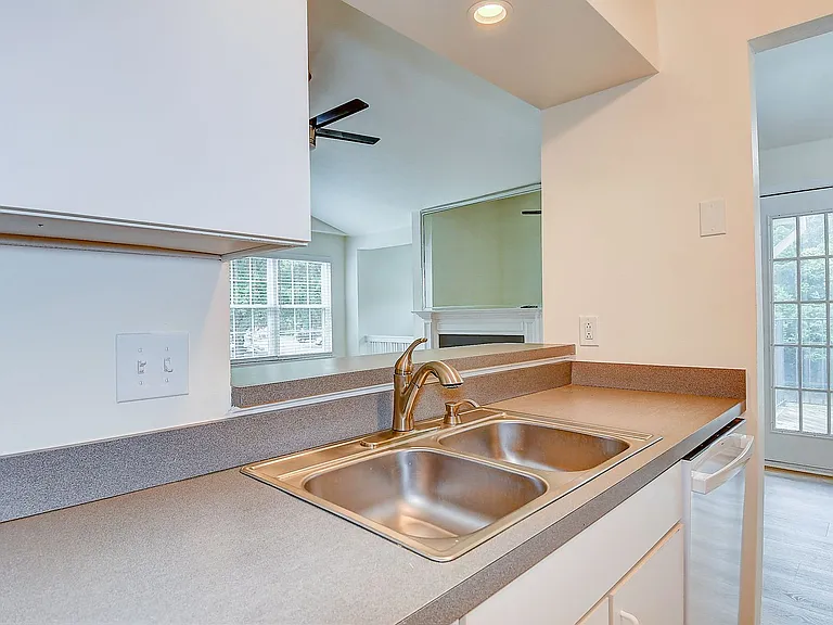 2393 London Pointe Dr — Photo 9