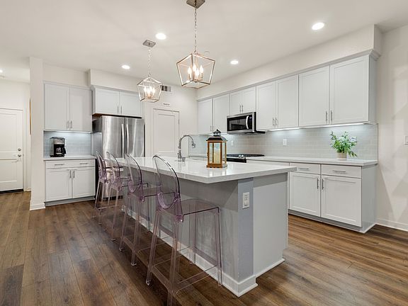 3rd image of 122 Red Brick Dr #3