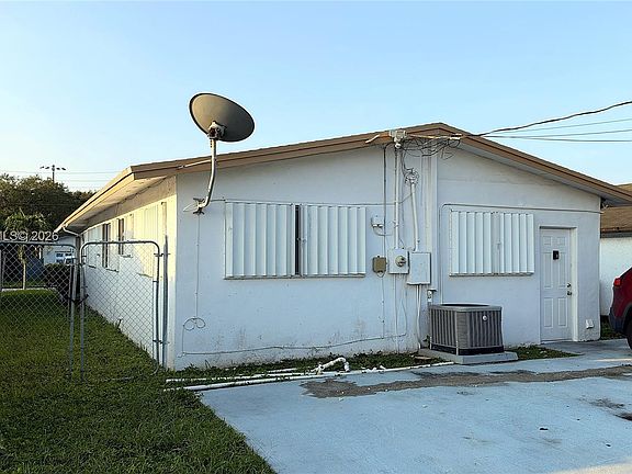 5th image of 2317 Hope St