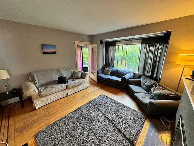 4 bed, 2.5 bath, 1619 sqft, $4,800 — Photo 1
