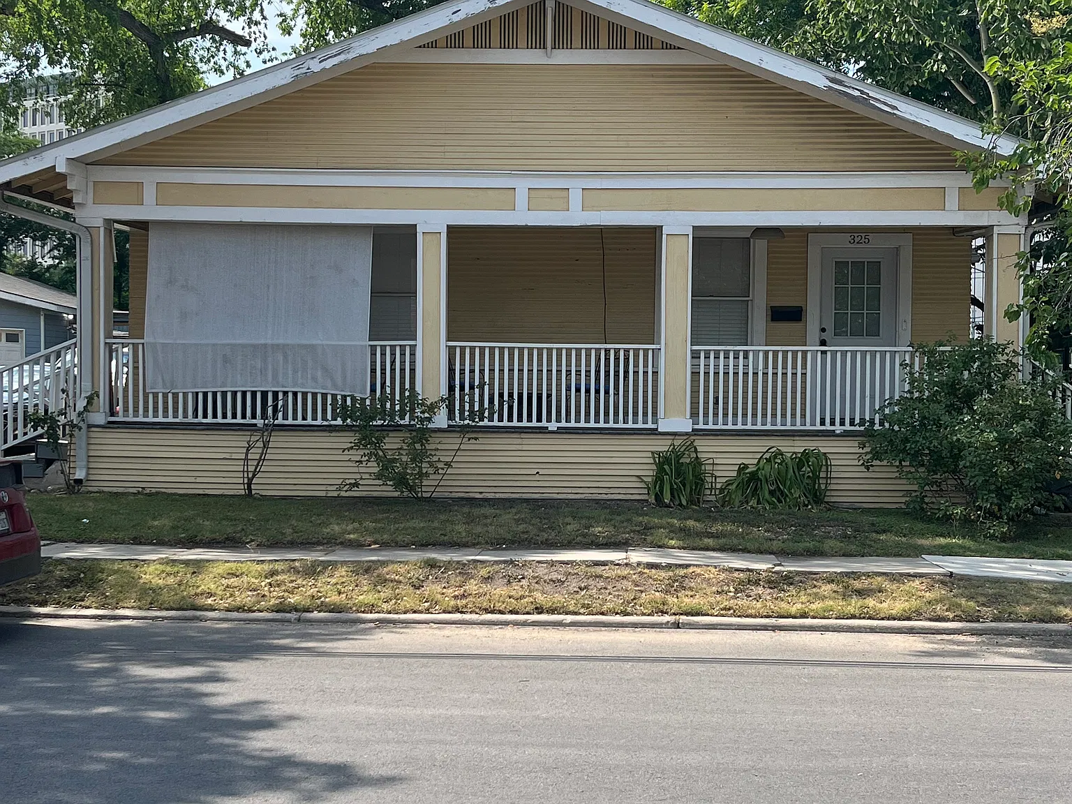 323 E Euclid Ave — Photo 1