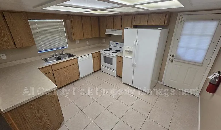 4917 Malibu Ct — Photo 5