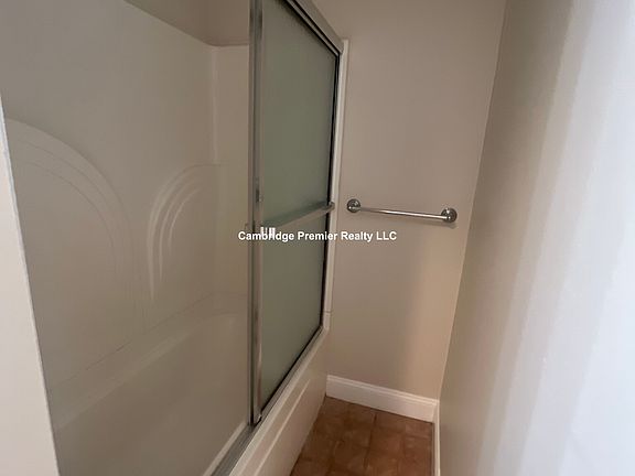 4th image of 279 Pearl St APT 2L