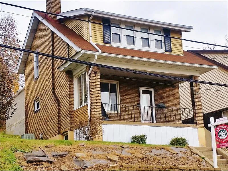 357 Avenue E photo 1