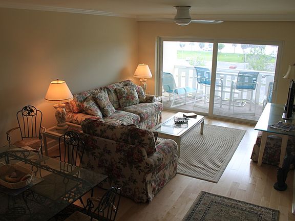 5th image of 1200 N Shore Dr NE Unit 408