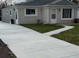 6142 Mulberry Dr, Sterling Heights, MI 48314