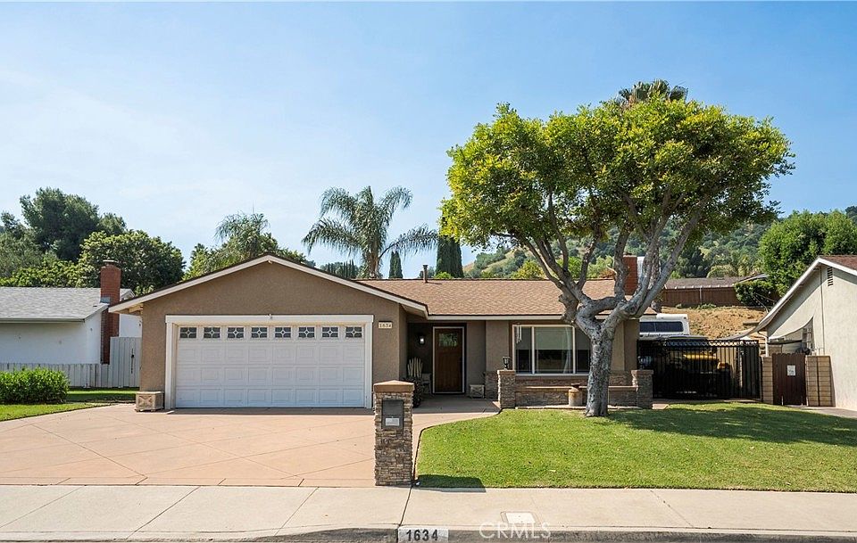 1st image of 1634 Goldfield Pl