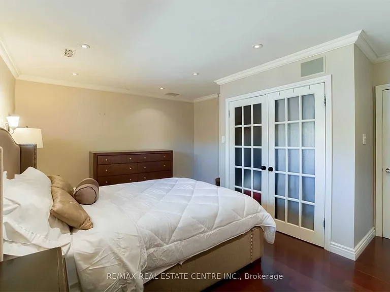 41 Clearside Pl — Photo 22