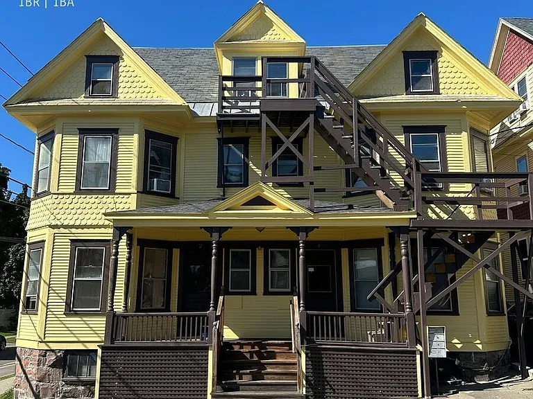 2 Bradley St #1 — Photo 16