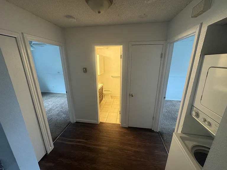 2914 Straus Ln #D — Photo 3