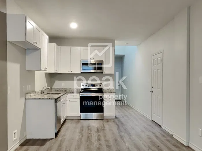 3 bed, 2.5 bath, 1216 sqft, $1,550 — Photo 2