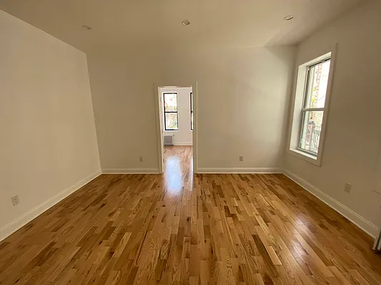 Rented by Premier Metro Realty Corp | media 16