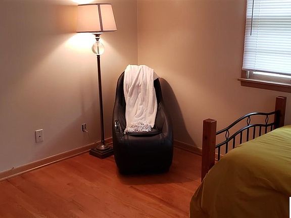 2nd image of 2660 S 40th St
