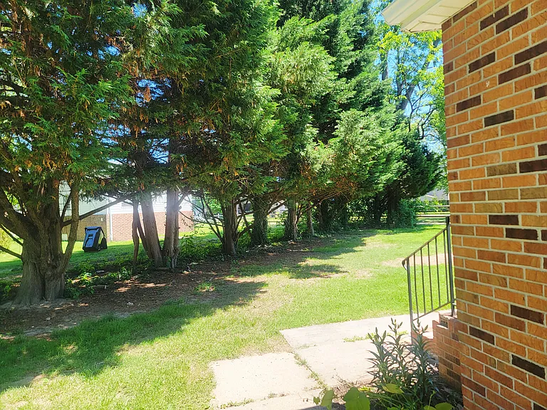 452 Graythorn Rd — Photo 15