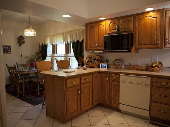 5th image of 111 Toni Ln
