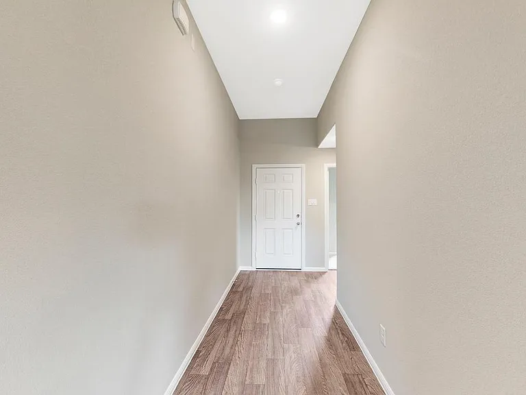 404 Bronze Forest Dr — Photo 8