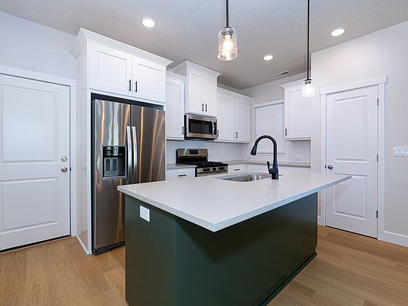5th image of 4254 SE 69th Ave #1