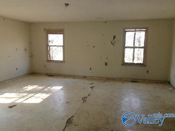 5th image of 509 Colonial Dr