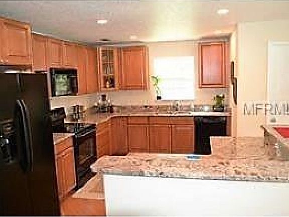 5th image of 1641 Chestnut Ct E