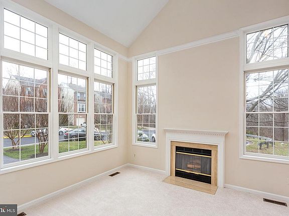 4th image of 13905 Green Trails Ct