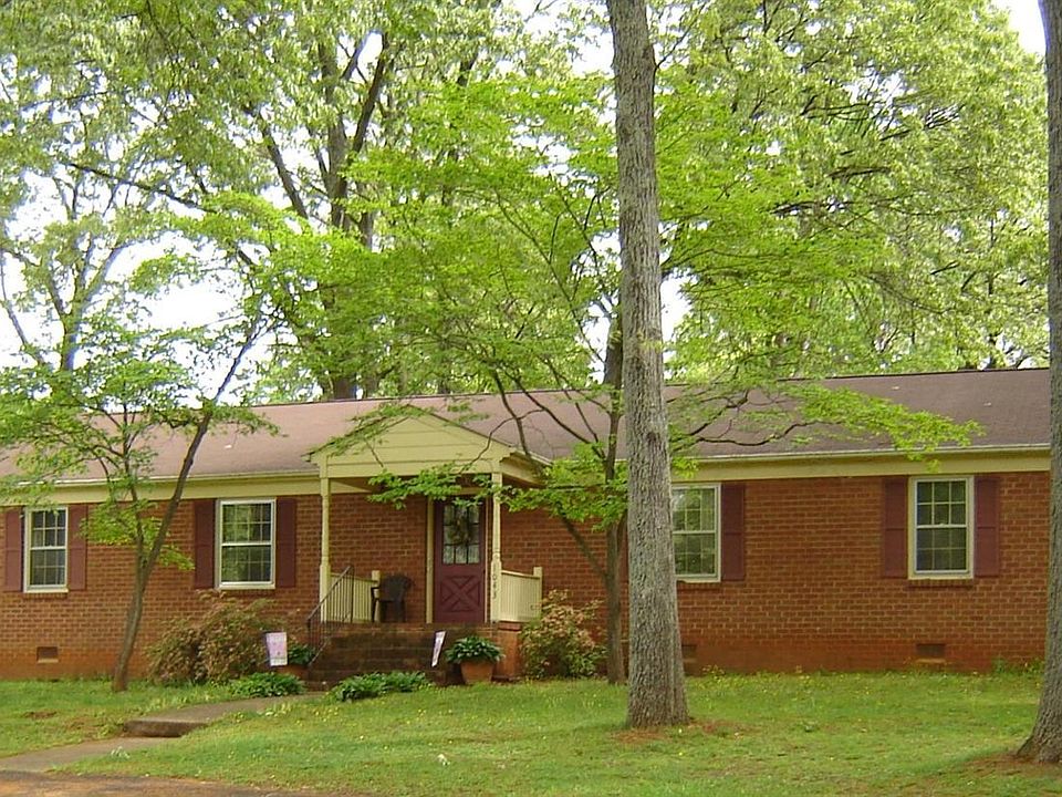 1st image of 1043 Oakmont Cir
