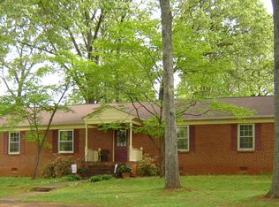 1043 Oakmont Cir, Lynchburg, VA 24502