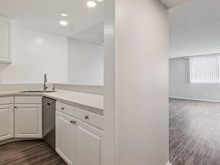 4200 Harbor Blvd — Photo 31