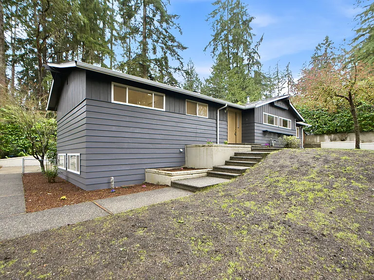 10627 SE 18th St — Photo 26