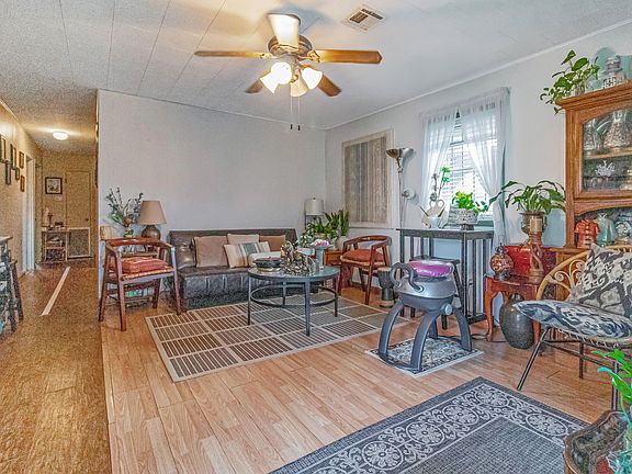 4th image of 202 Romero St