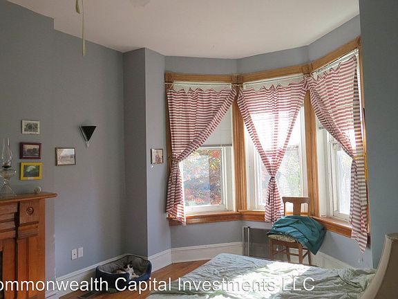 3rd image of 2314 E Marshall St