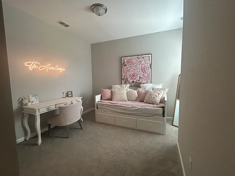 Brandon Lakes Dr — Photo 15
