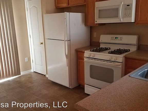 3rd image of 2943 Fountain Ave