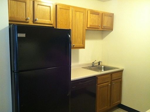 2nd image of 660 S Porter St APT 305