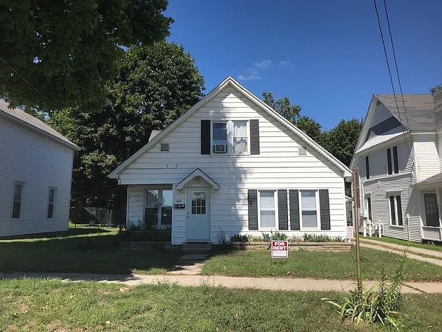 Front of home. Adorable updated 1 bedroom up stairs is for rent. All private living your own entrance, off street parking, Includes stove, refrigerator, washer, dryer, Full living room, Dining room, bedroom, kitchen, bathroom and lots of storage. Genero