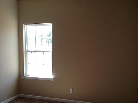 3rd image of 175 Cumberland Dr NE