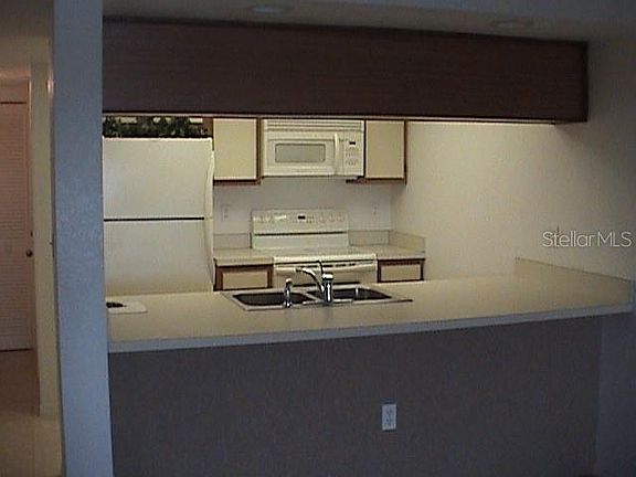 2nd image of 4008 Oakview Dr #K