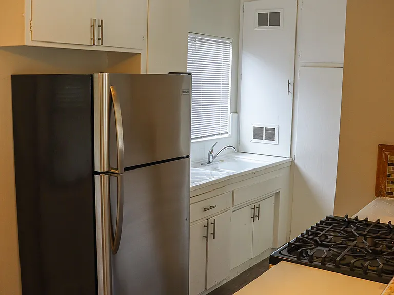 Rosemead Villas — Photo 14