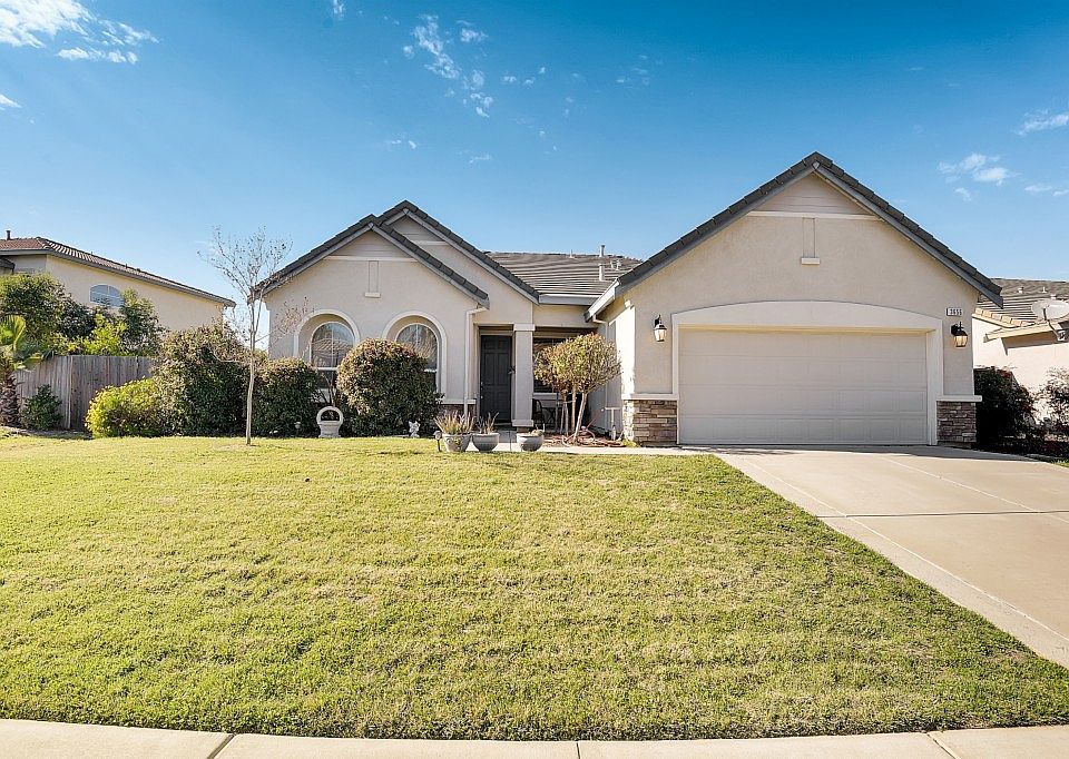 1st image of 3656 Goldenstar St