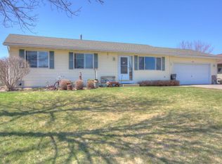 407 7th St, Goodhue, MN 55027