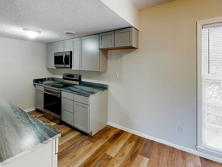 1742 Skinner Ave — Photo 4