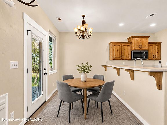 5th image of 4644 Country Club Dr