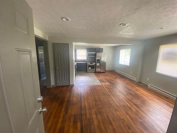 4th image of 412 W Parkwood Dr #2