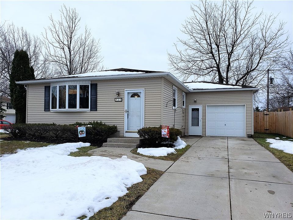 1st image of 23 Dubonnet Dr