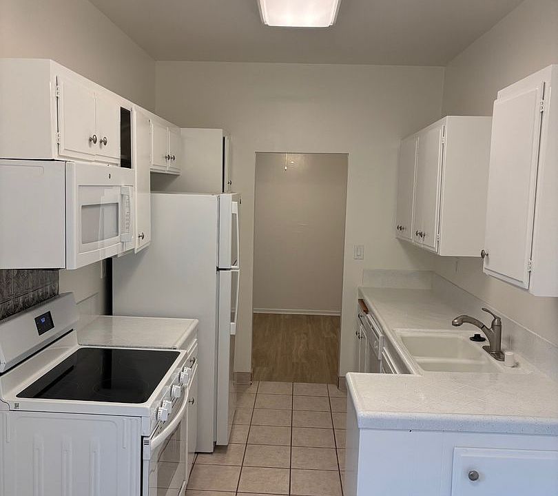 1st image of 3748 Curtis St #3758