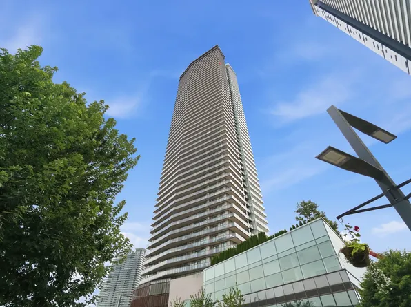 4650 Brentwood Blvd #904, Burnaby, BC V5C 0M3