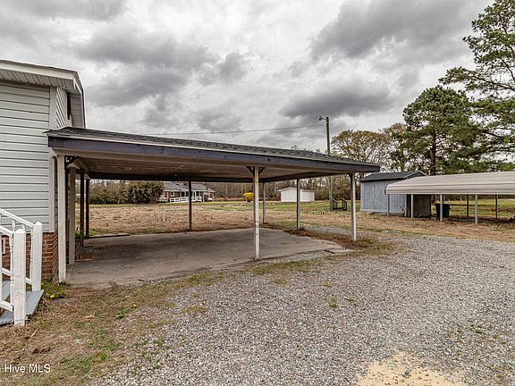 4th image of 833 Ruskin Road
