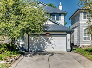 182 E Somerglen Rd SW, Calgary, AB T2Y 3V4