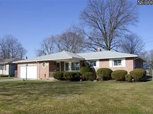 7500 James Dr, Middleburg Heights, OH 44130